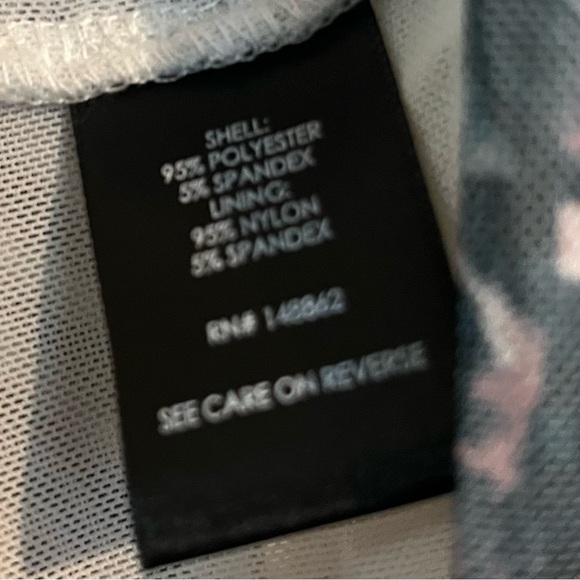 Torrid NWT multi colored floral shirt.  4 - Picture 10 of 10